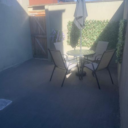 2 Bedroom Cheerful House Close To City Center Belfast Exterior foto