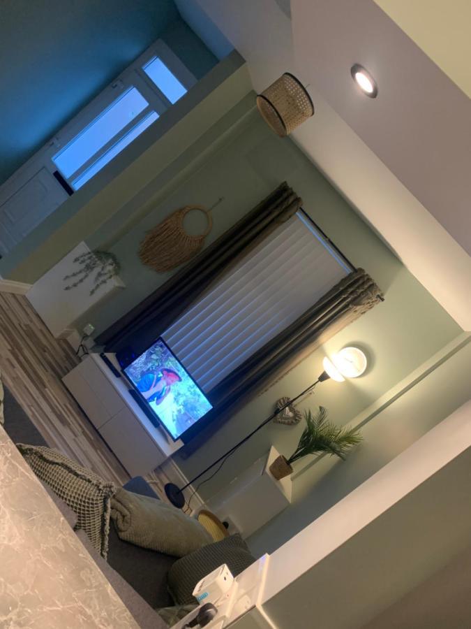 2 Bedroom Cheerful House Close To City Center Belfast Exterior foto
