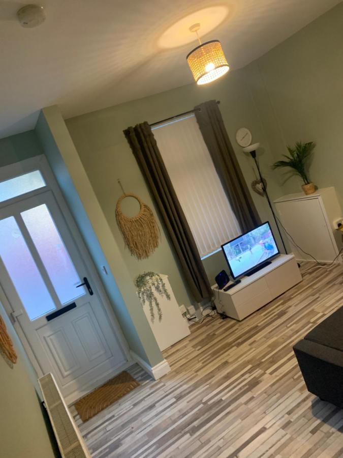 2 Bedroom Cheerful House Close To City Center Belfast Exterior foto