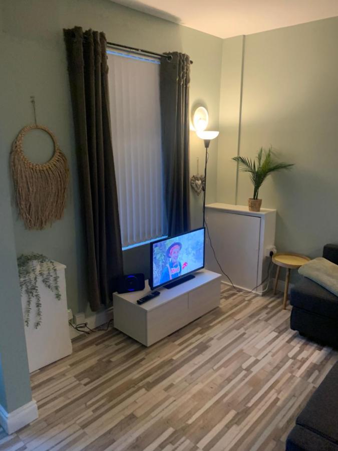 2 Bedroom Cheerful House Close To City Center Belfast Exterior foto