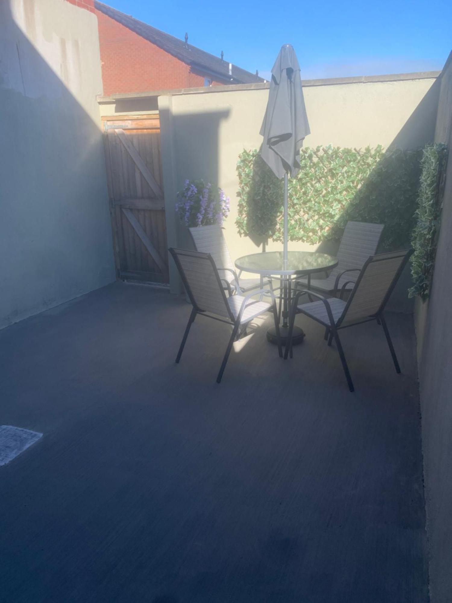 2 Bedroom Cheerful House Close To City Center Belfast Exterior foto